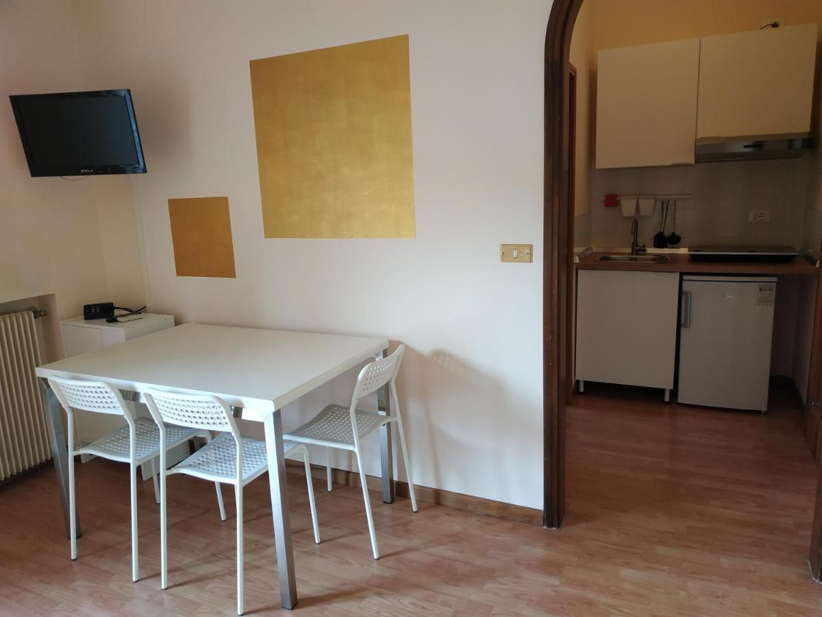 B&B Villa Filotea & Apartment Дезенцано-дель-Гарда Экстерьер фото
